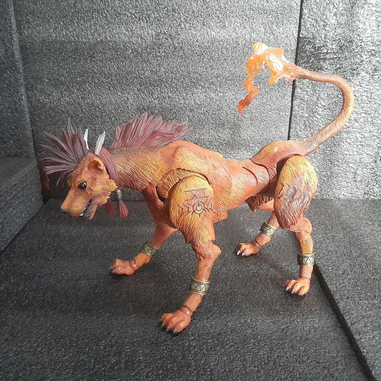 Play Arts Kai Red XIII Final Fantasy 7 Advent children Original Usado - Foto 3