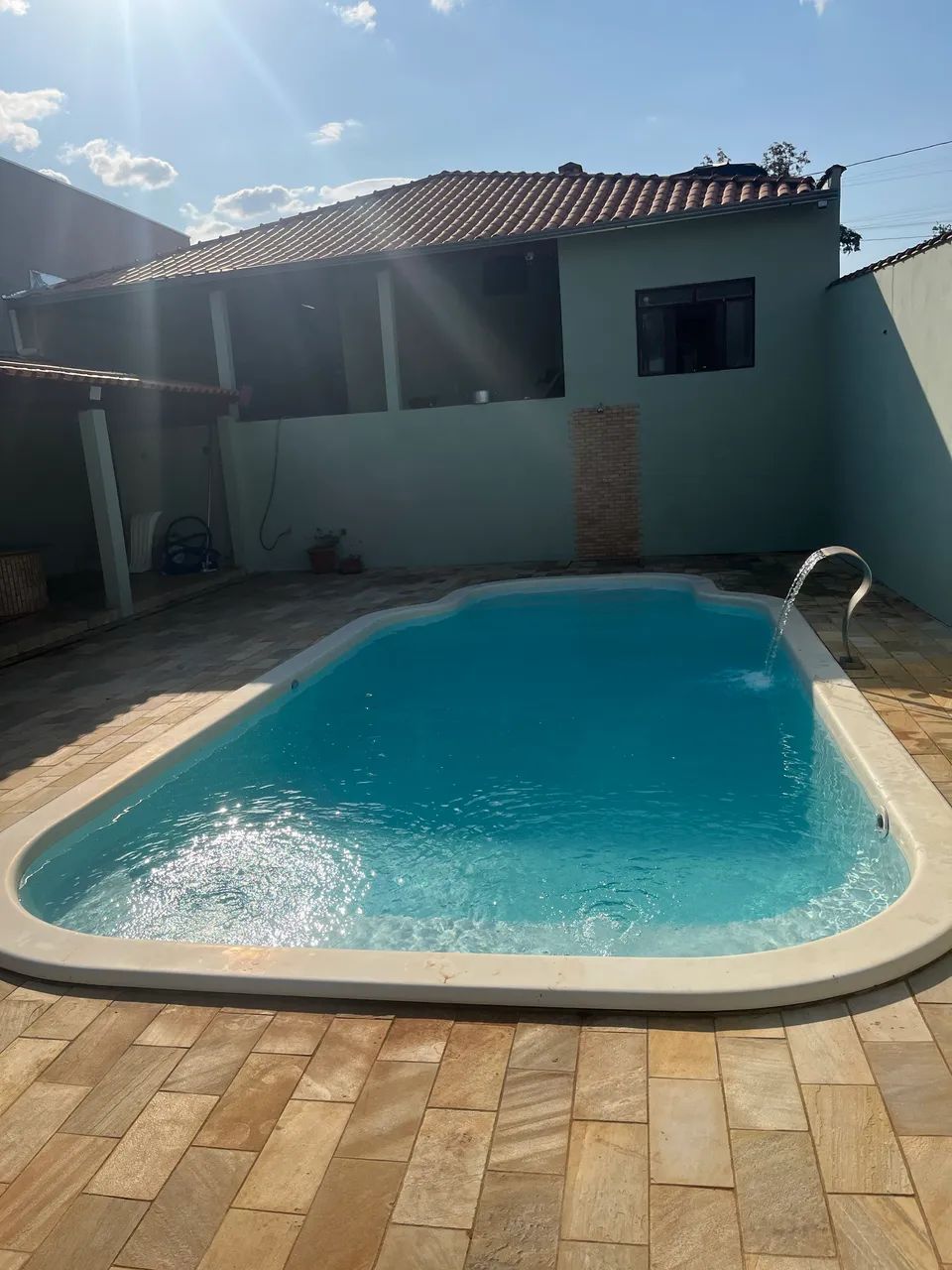 Vendo casa com piscina