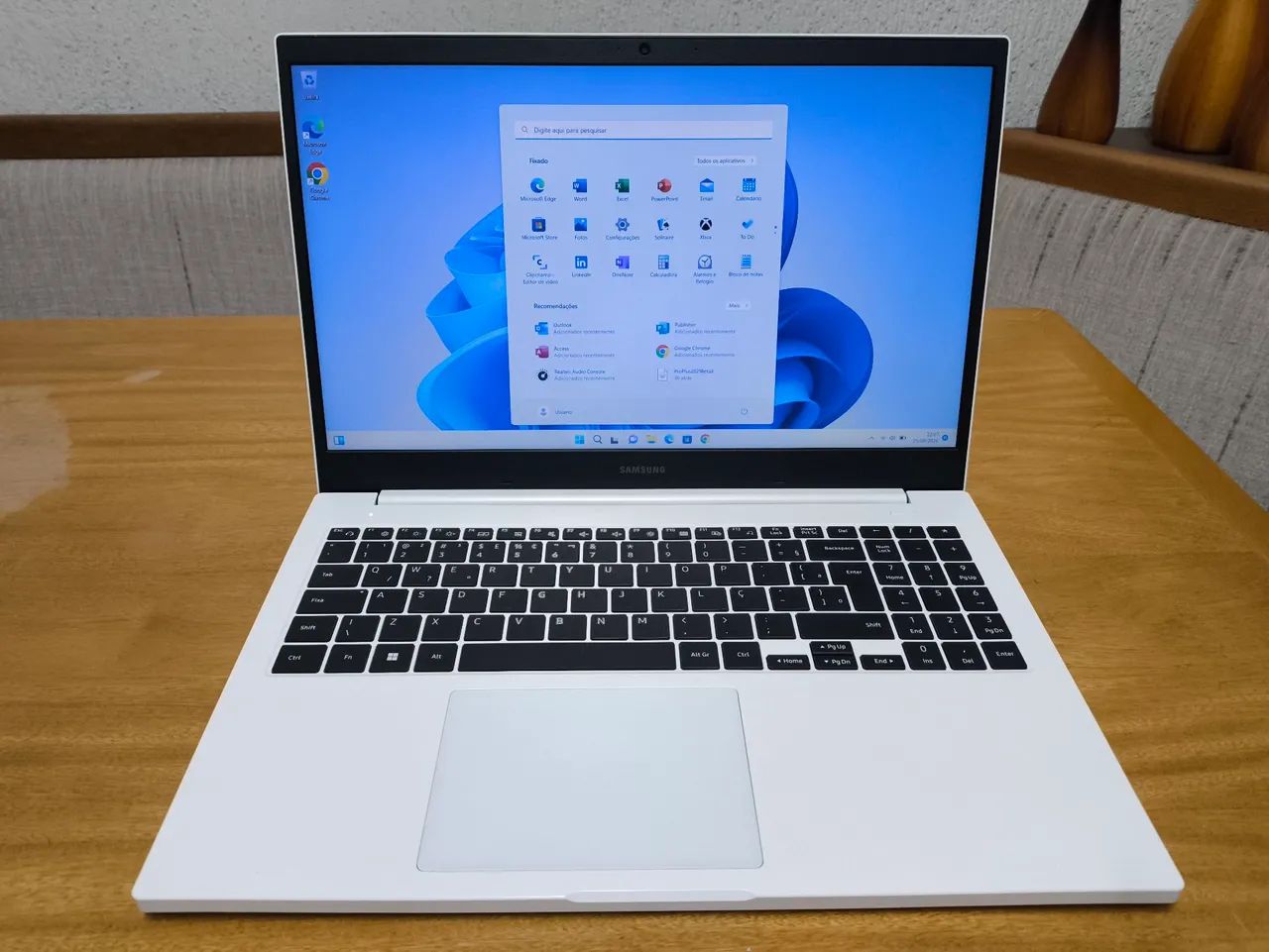 Notebook Samsung book branco, tela Full HD, com SSD M2 nvme, windows 11 - Foto 3