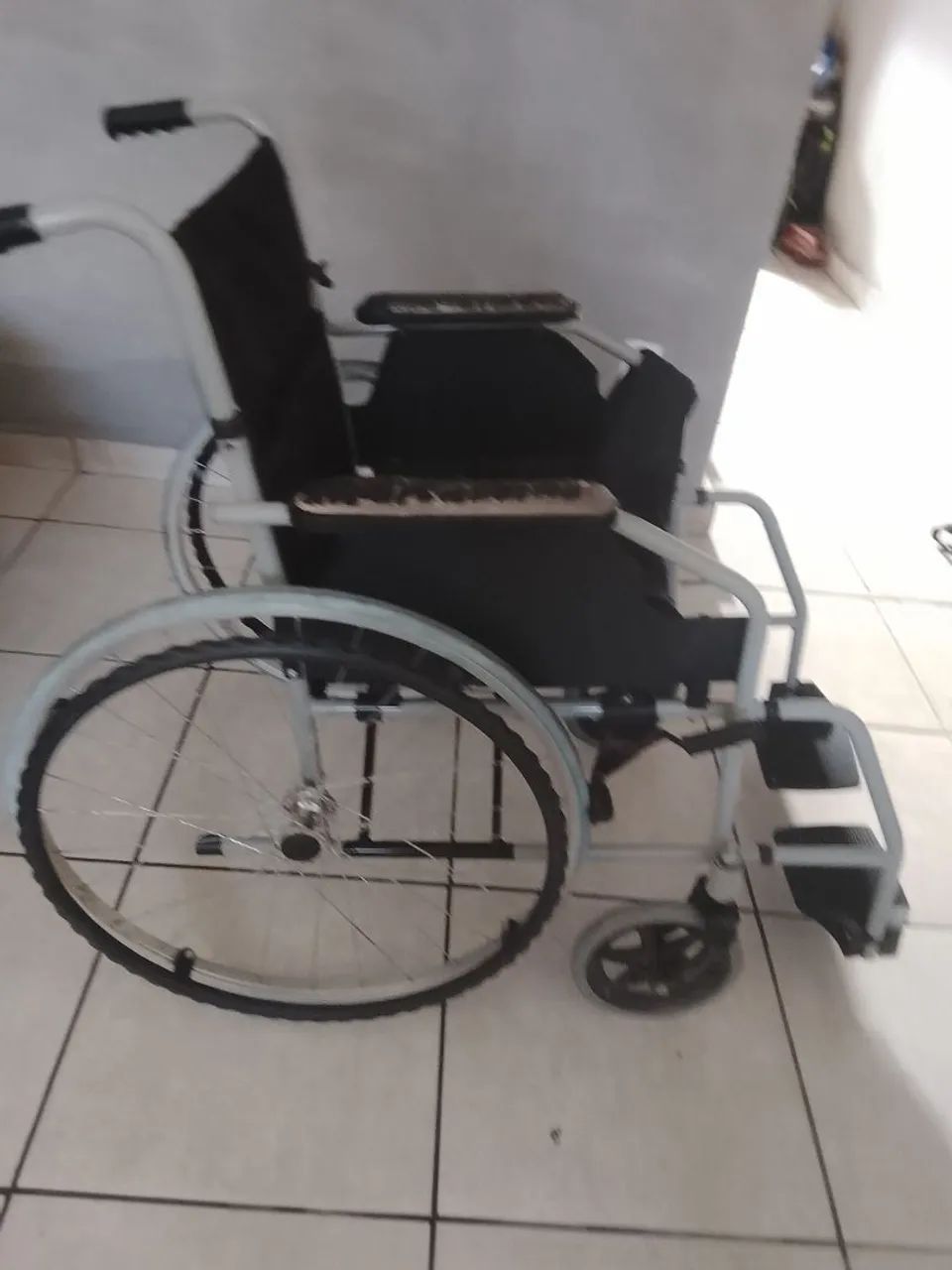 Cadeira de rodas  - Foto 3