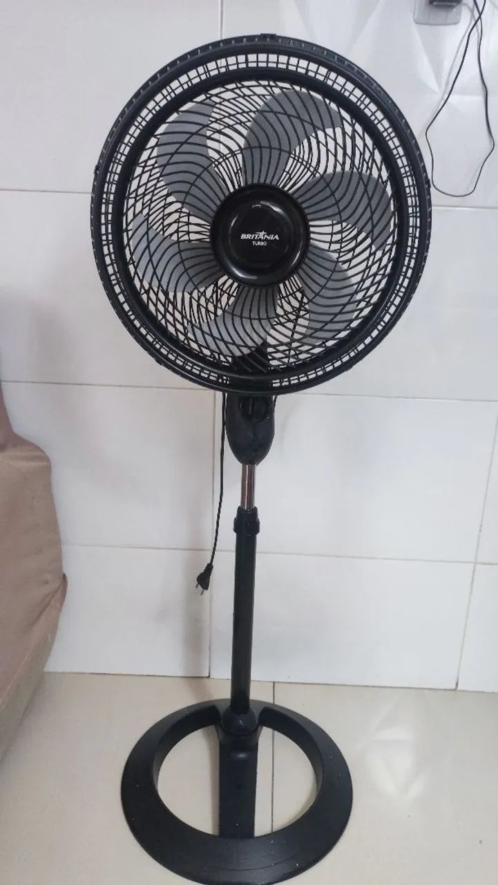 Ventilador de coluna Britânia 