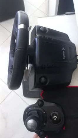 Logitech G29 + Manopla Logitech Driving Force (Para PS4 / PS5 / PC)