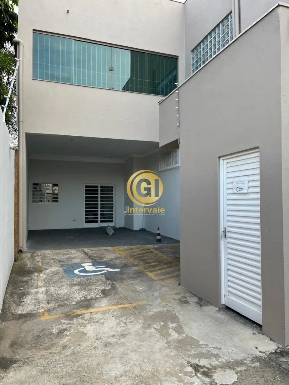 Ponto Comercial Próxima ao Fórum e Prefeitura em Jacareí | 500m² e 8 Vagas - Foto 4