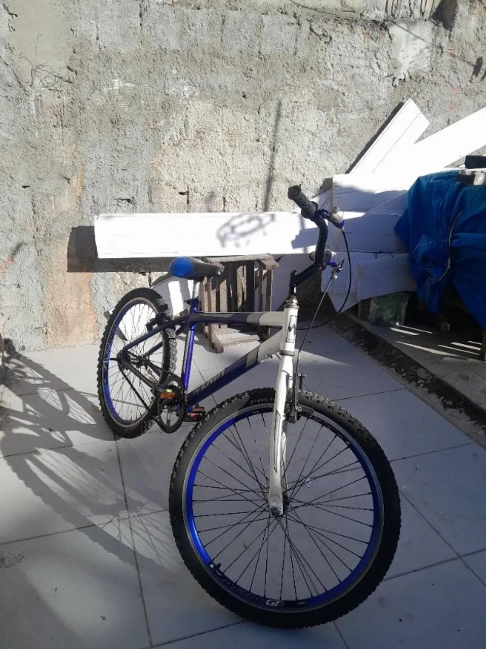 Bicicleta Aro 20 em Excelente Estado  - Foto 3