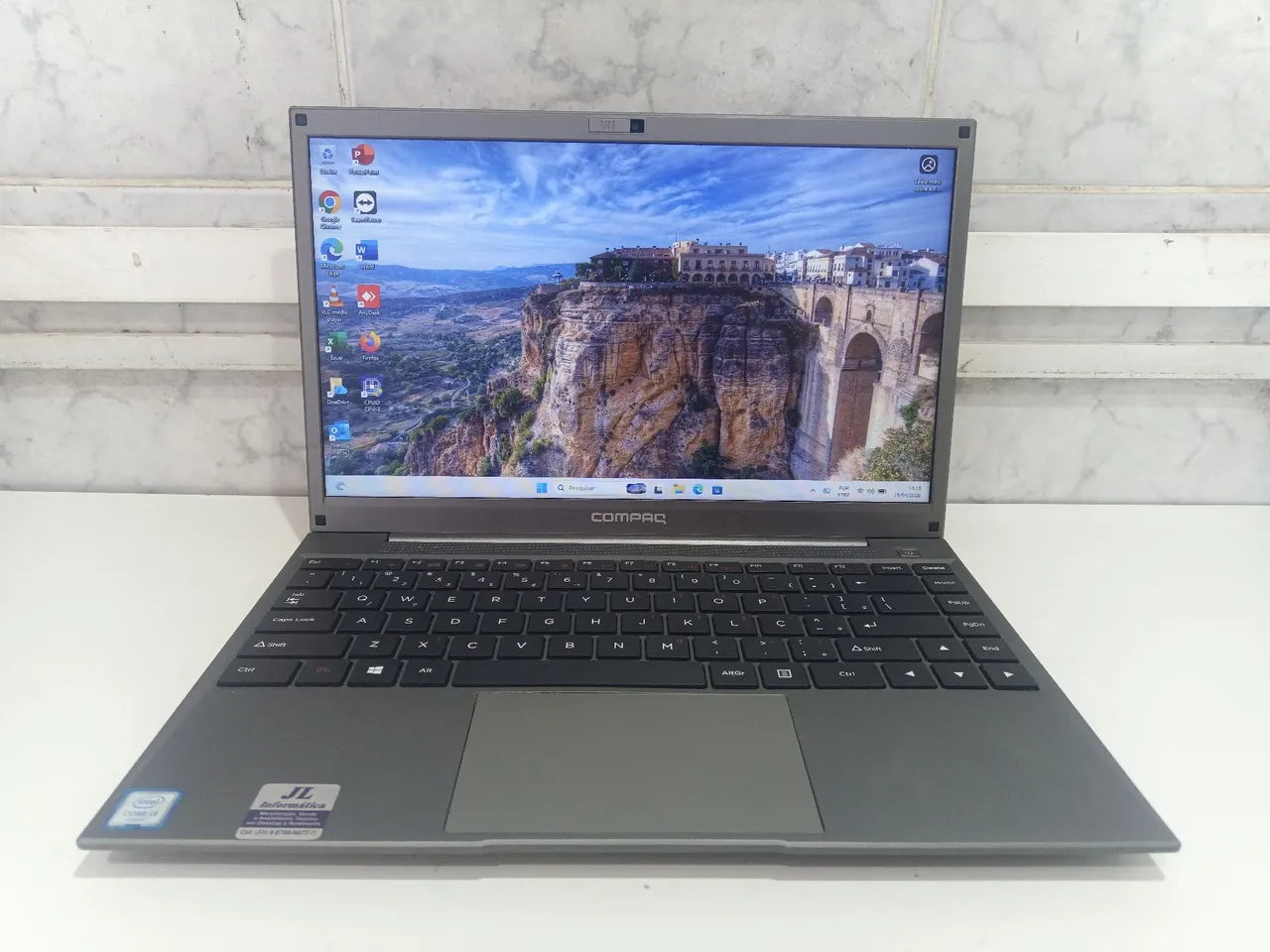 MacBook Pro 13 2019 i5 8GB 256GB Touch Bar - Impecável - Notebooks