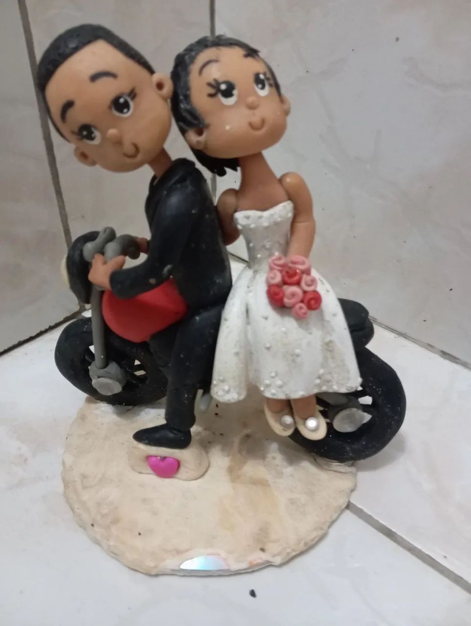 Noivinhos na moto biscuit topo de bolo
