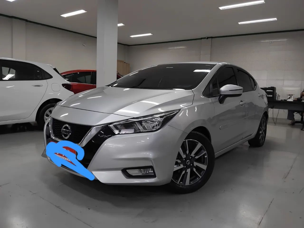 Motorista com veículo  - Foto 4