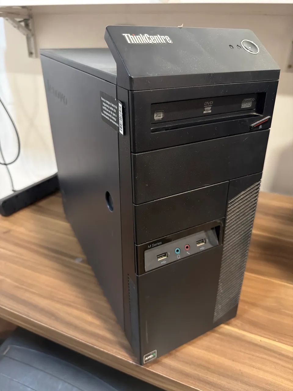 Gabinete Lenovo ThinkCentre 