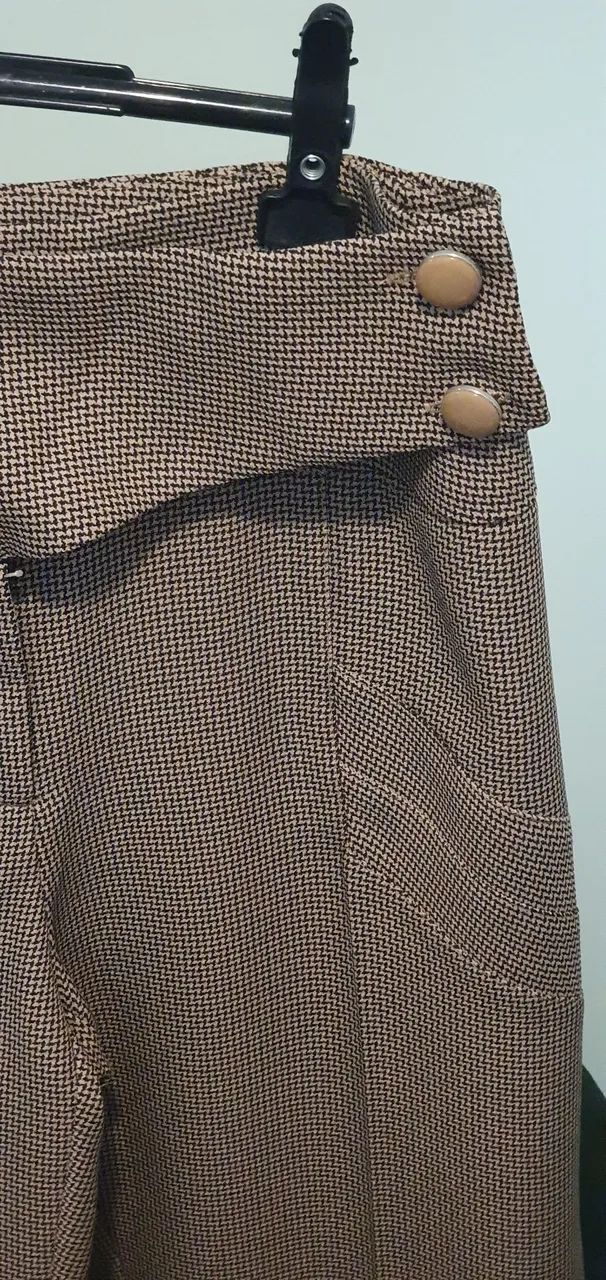 Calça Bege Estampa Padrão Herringbone - P. A Concept  - Foto 4
