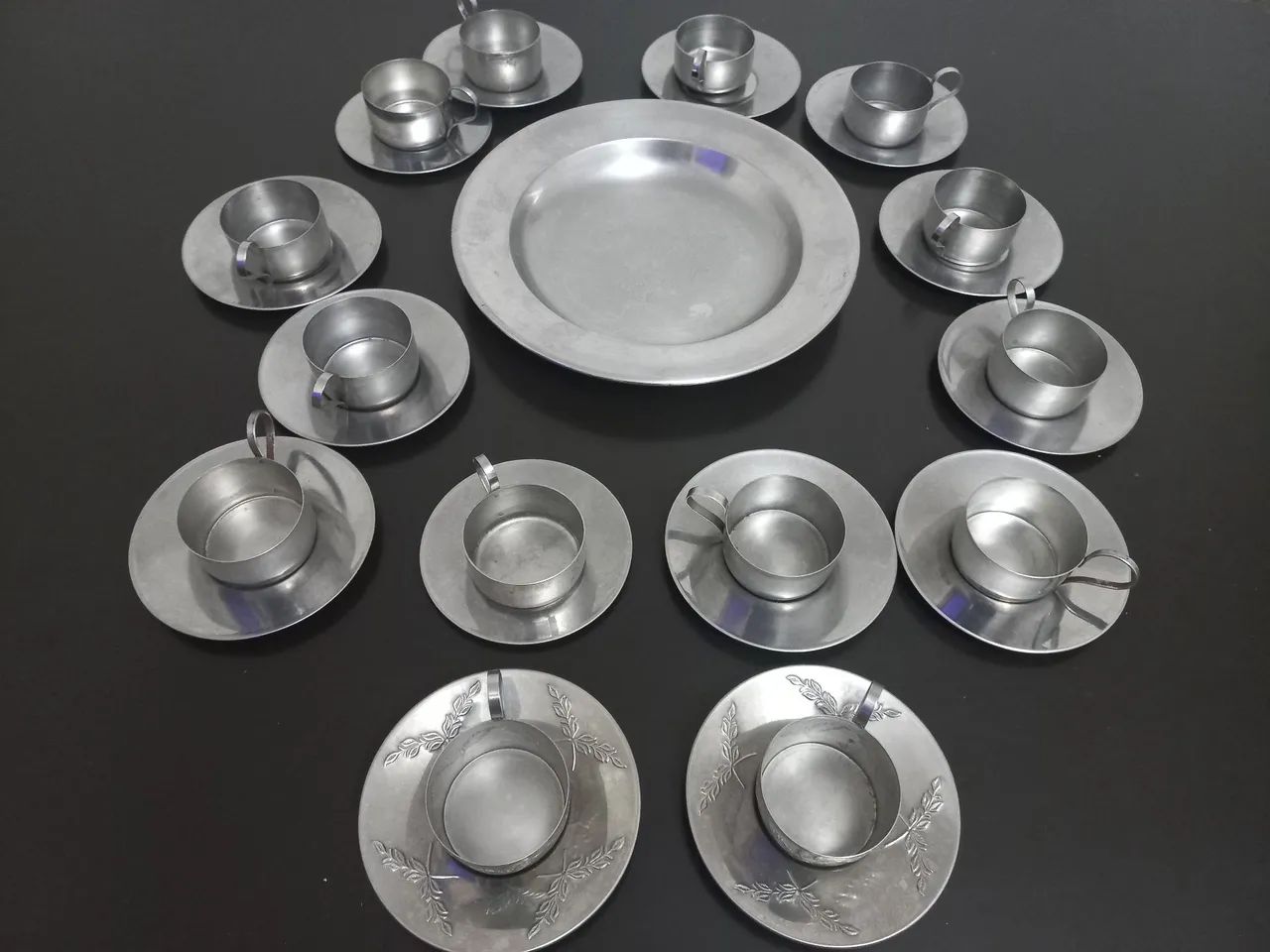 14 peças porta xícaras + 1 prato inox antigo - Foto 2