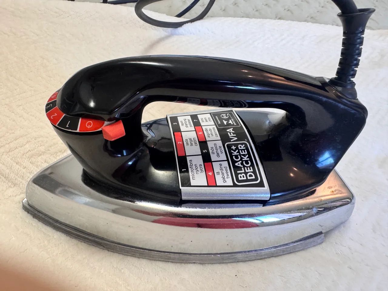 FERRO DE PASSAR BLACK+DECKER - ÓTIMO ESTADO - Foto 3