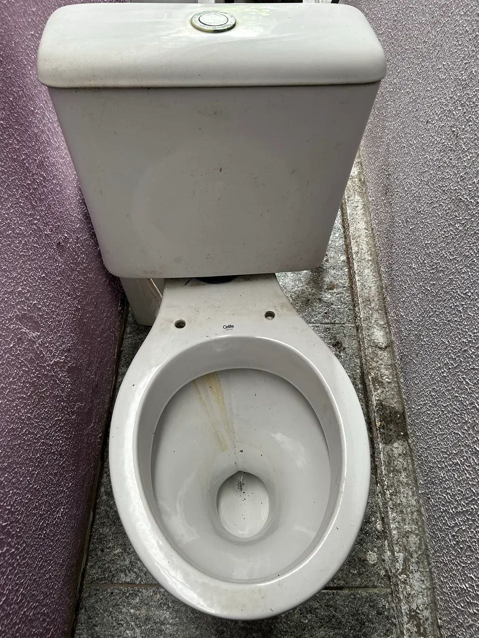 Vaso sanitário com caixa acoplada - Foto 4