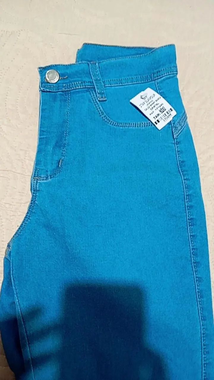 Vende-se calça jeans feminina nova - Foto 2