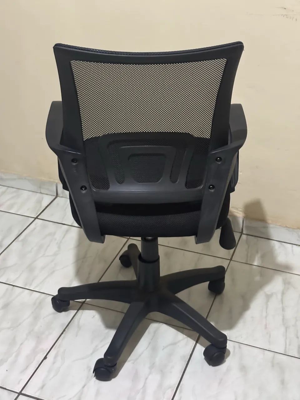 Cadeira de Escritório Giratória com Tela - Confortável e Funcional - Foto 2