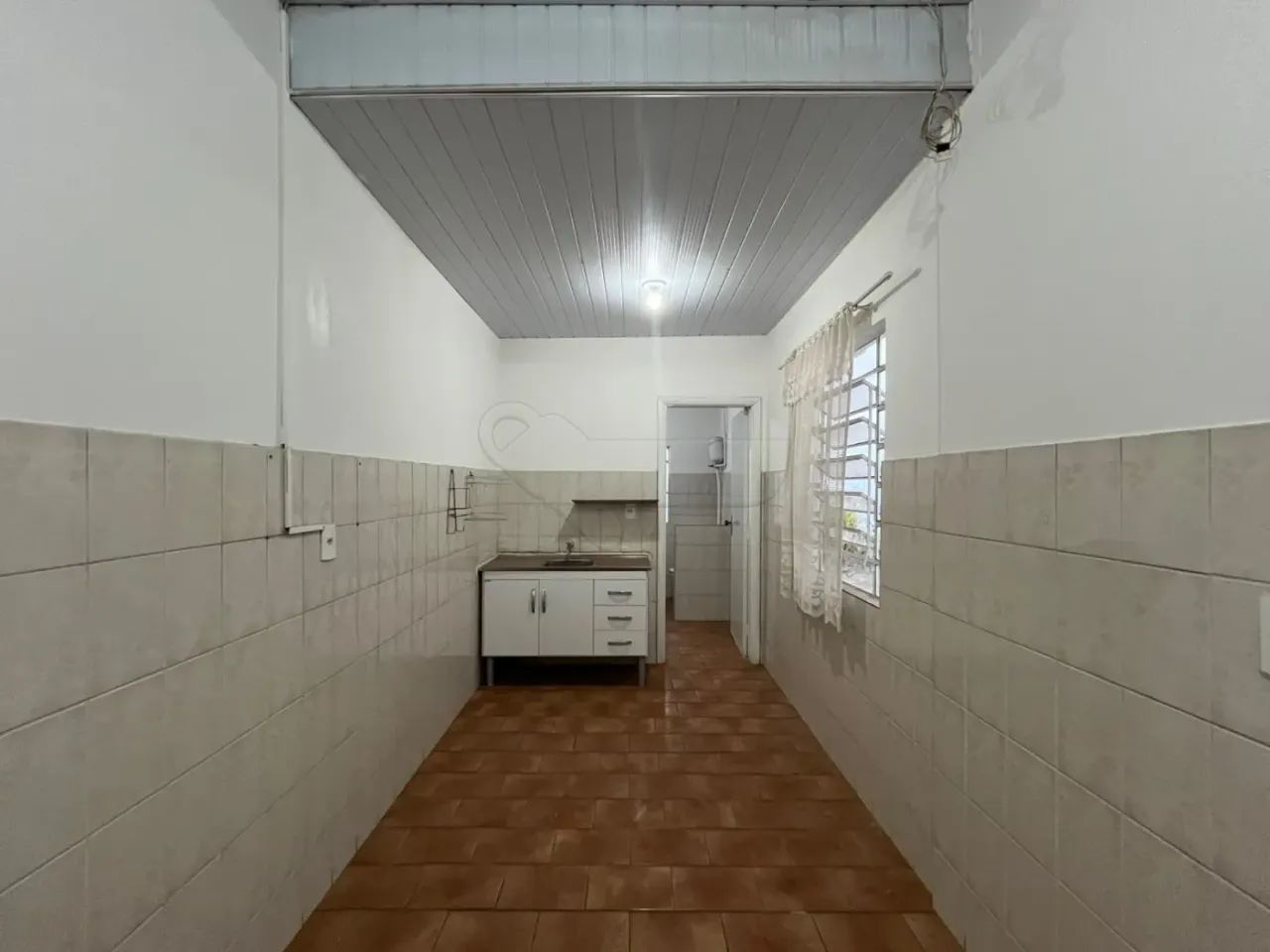 Casa residencial com 02 quartos no Centro. - Foto 5