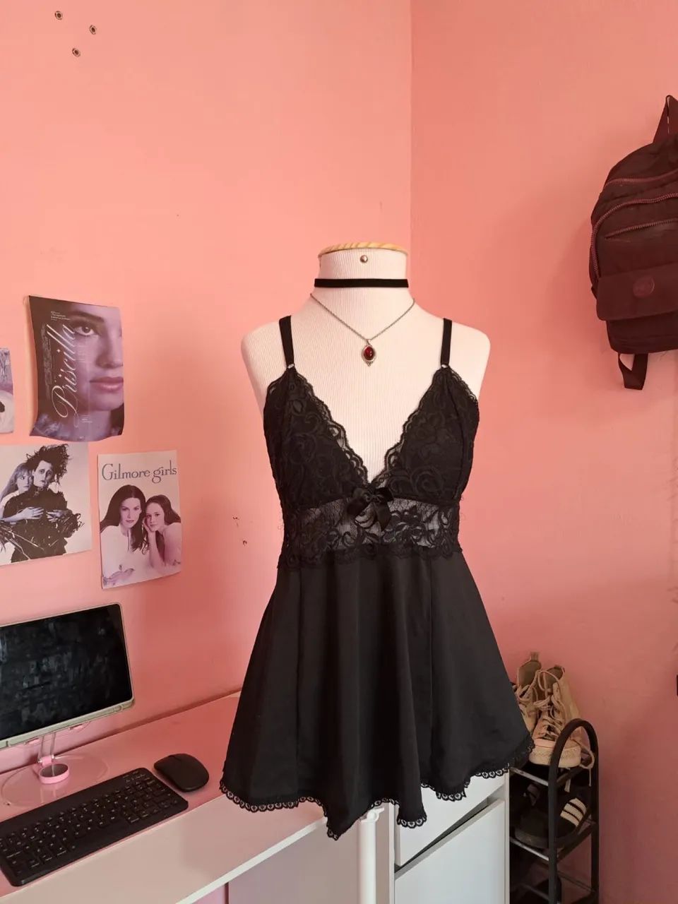 Blusinha de renda preta