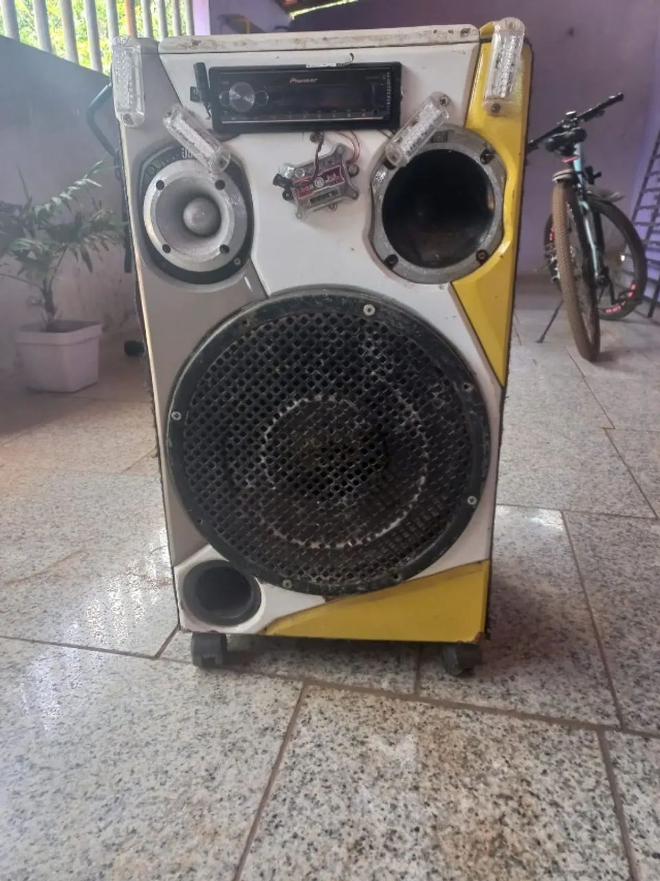 Caixa de Som Bob