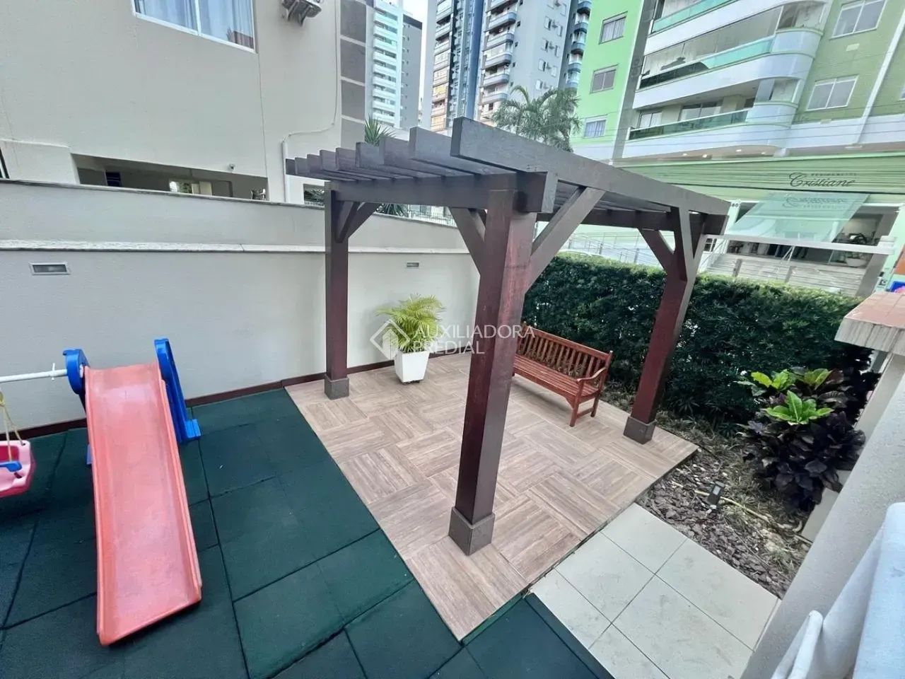 Apartamento 4 dormitórios em Campinas semimobiliado próximo a Beira Mar - Foto 4