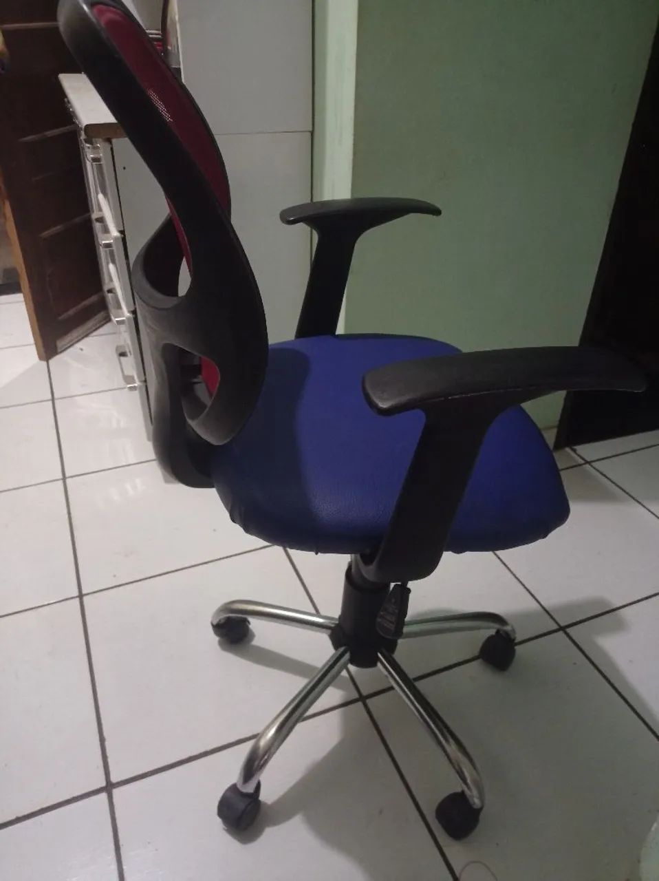 Cadeira escritório com amortecedor  - Foto 2