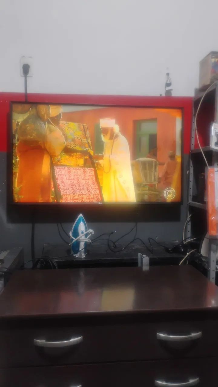 Vendo smartv 55 polegadas 850,00 pra sair rápido  - Foto 2