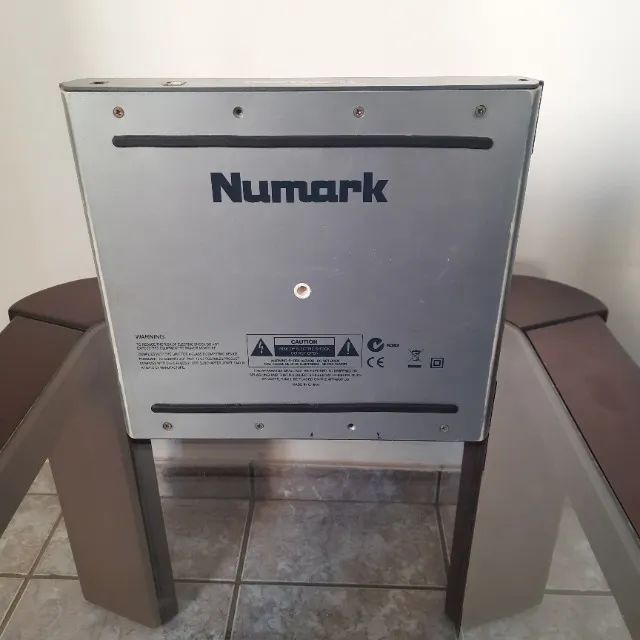 Controladora MIDI DJ Numark Total Control USB - Foto 5