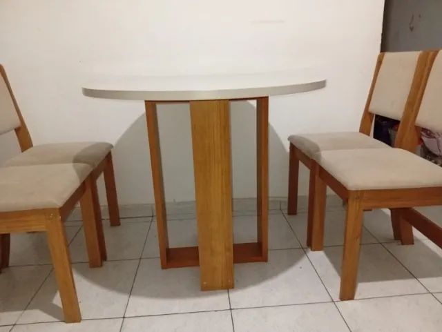 Mesa de jantar redonda + 4 cadeiras - Foto 2