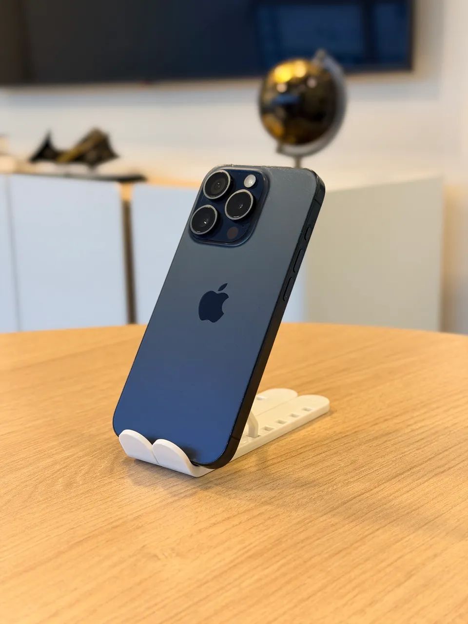 ⭐️ベル⭐️ 海外版 iPhone15 pro 256GB iPhone 15 Pro Apple 256GB Câmera 48MP 61 KaBuM