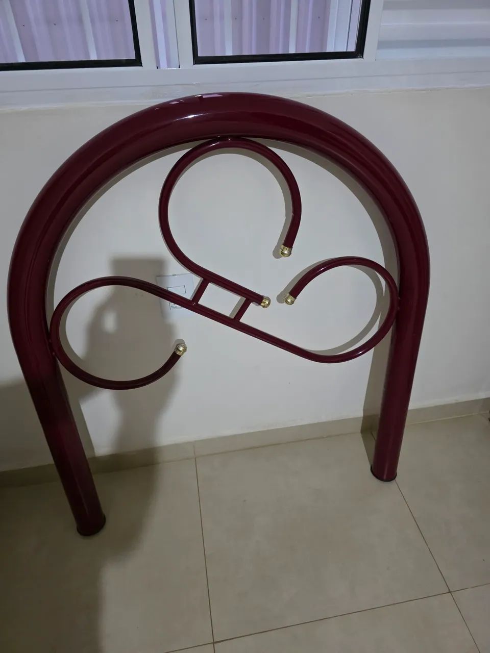 Cama de solteiro, aço industrial, reforçada