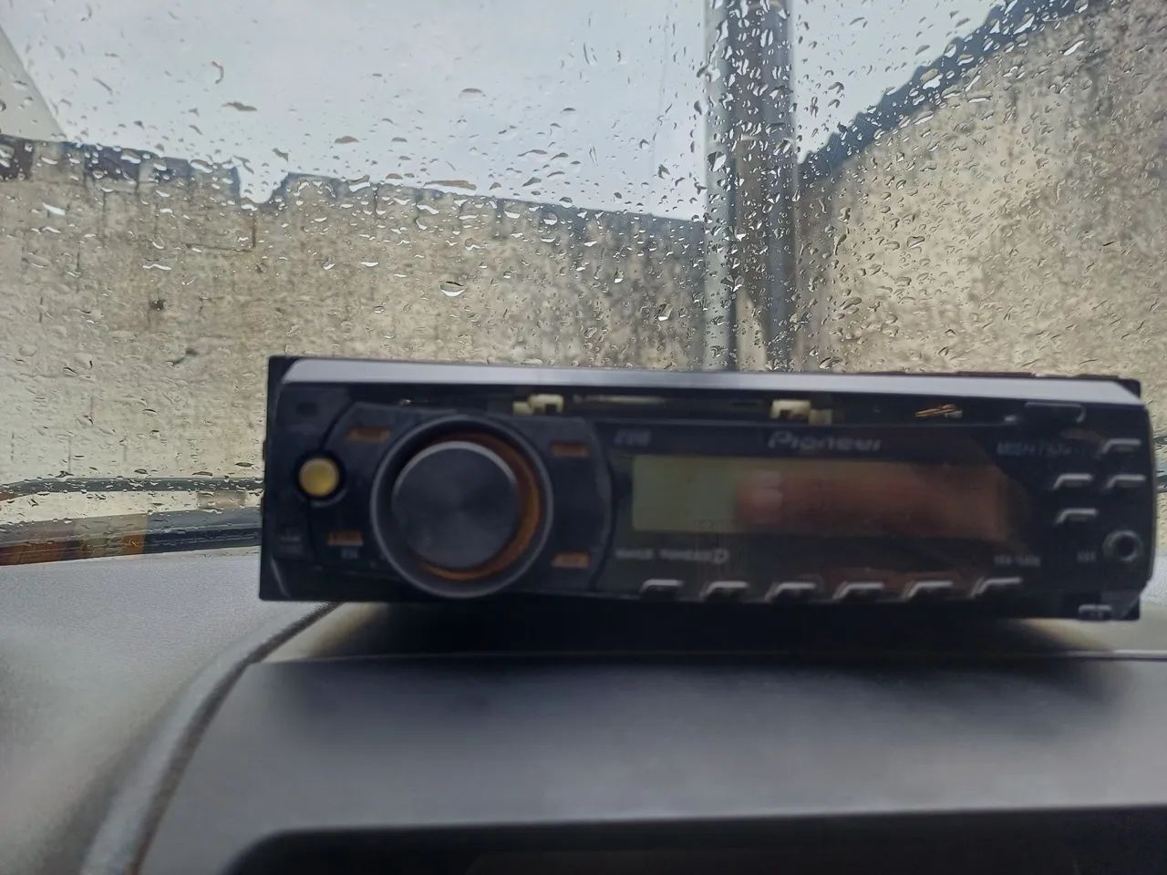 Pioneer DEH 1080E ( NÃO TEM USB NEM BLUETOOTH) - Foto 2