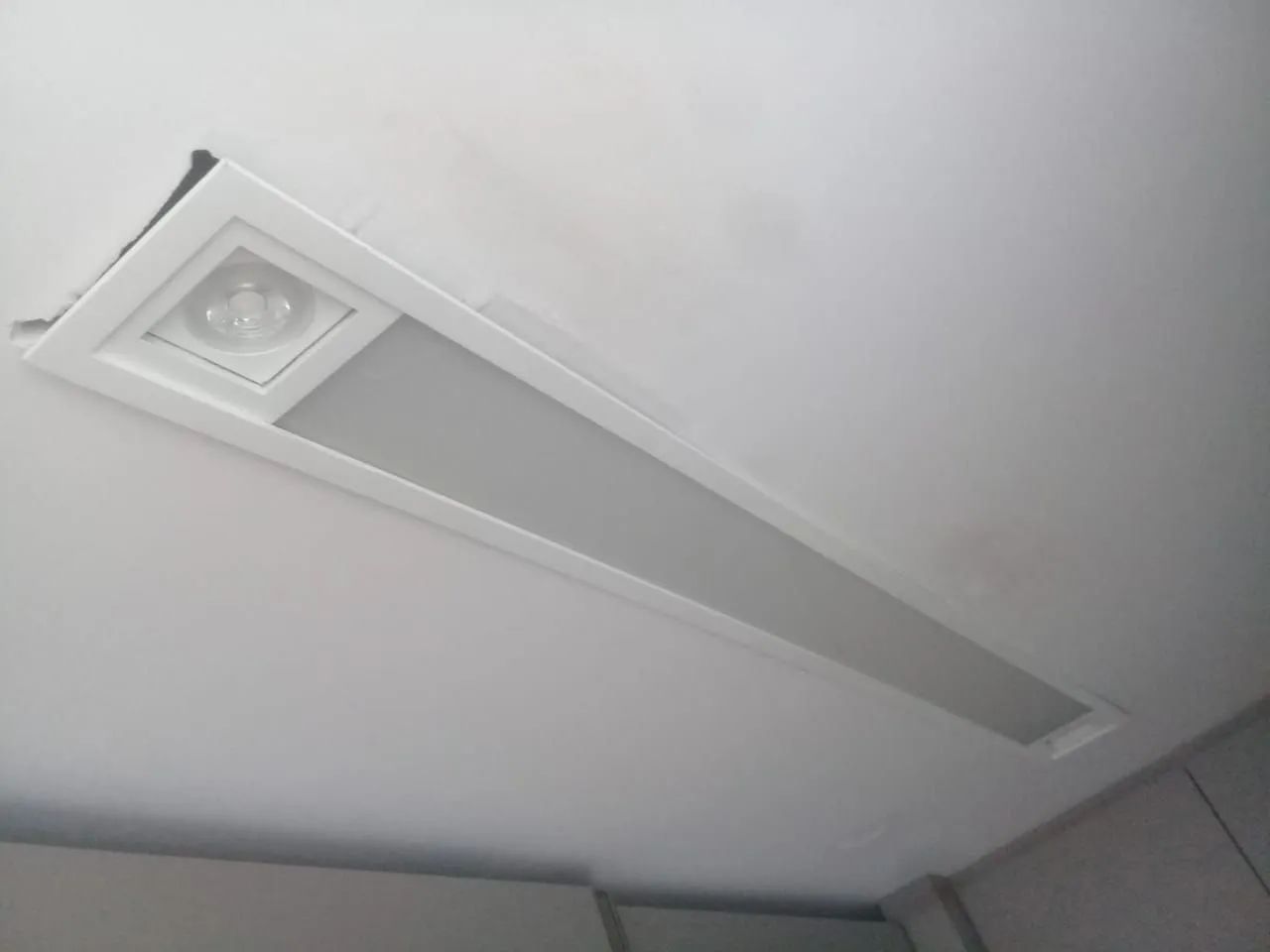 Vendo 1 luminária de embutir