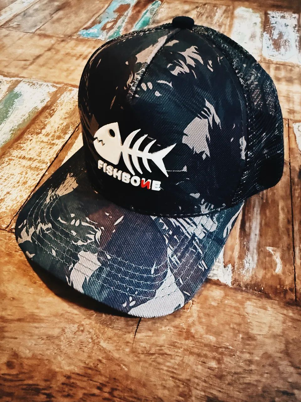 Novos! Boné camuflagem fishbone trucker snapback