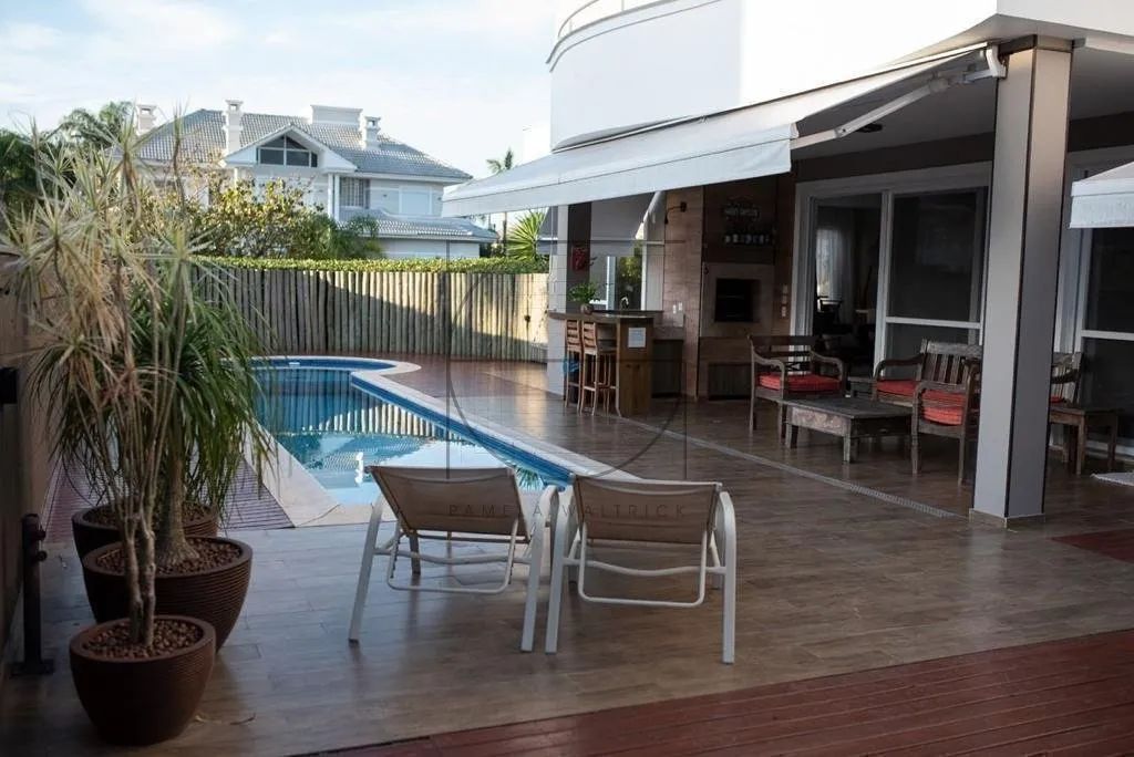 Casa dos robaletes 494 com 4 dormitórios e com 4 suítes e 4 banheiros e 6 vagas - Foto 5