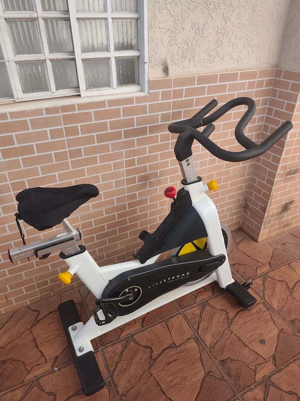 Bike de spinning Matrix liverstrong  - Foto 2