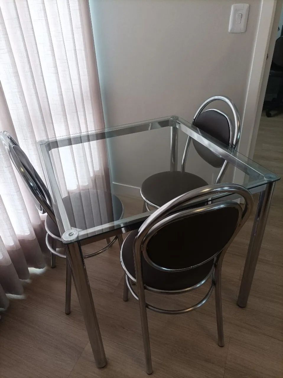 Mesa com 3 cadeiras - Foto 2