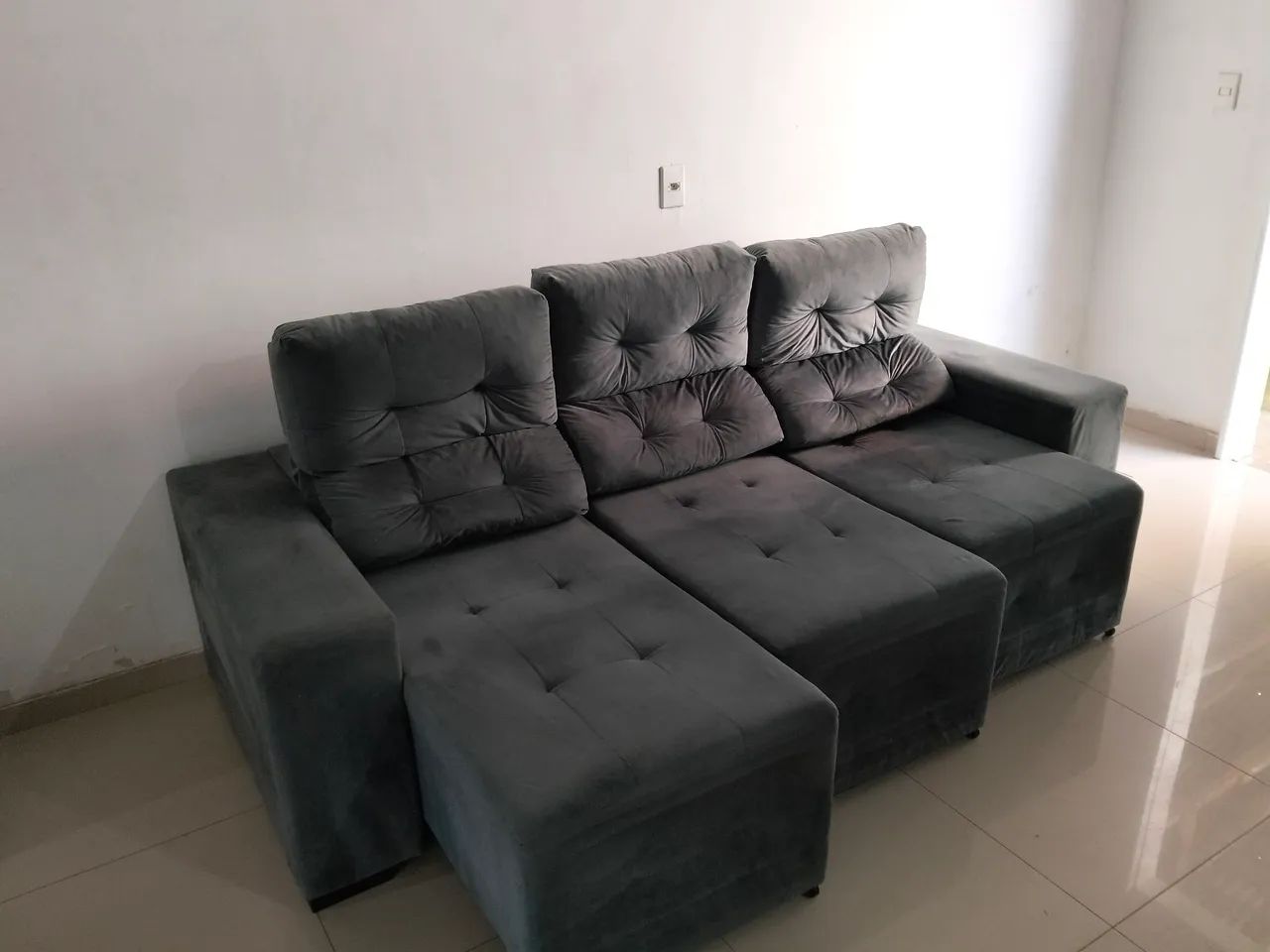 Sofá três lugares retrátil e reclinável. - Foto 4