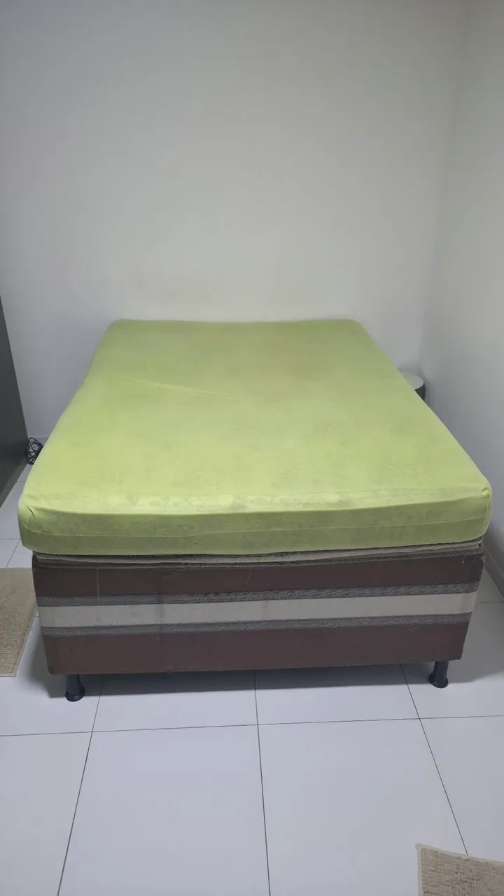 Vendo Cama box de casal + colchões