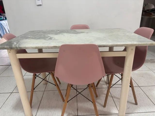 Mesa sem as cadeiras - Foto 2