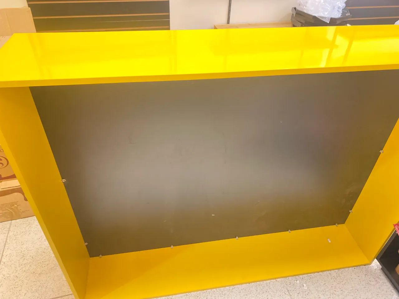 Balcão expositor para loja em MDF - Foto 2
