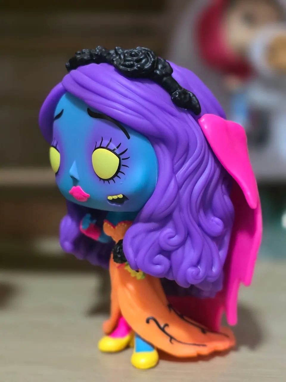 Funko Pop! Emily Blacklight (#1370) - Foto 2