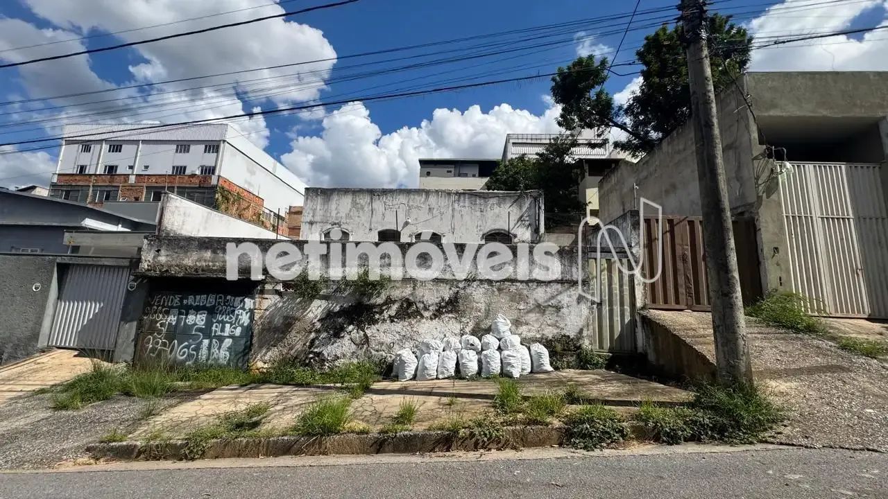 CASA A VENDA BAIRRO IPÊ