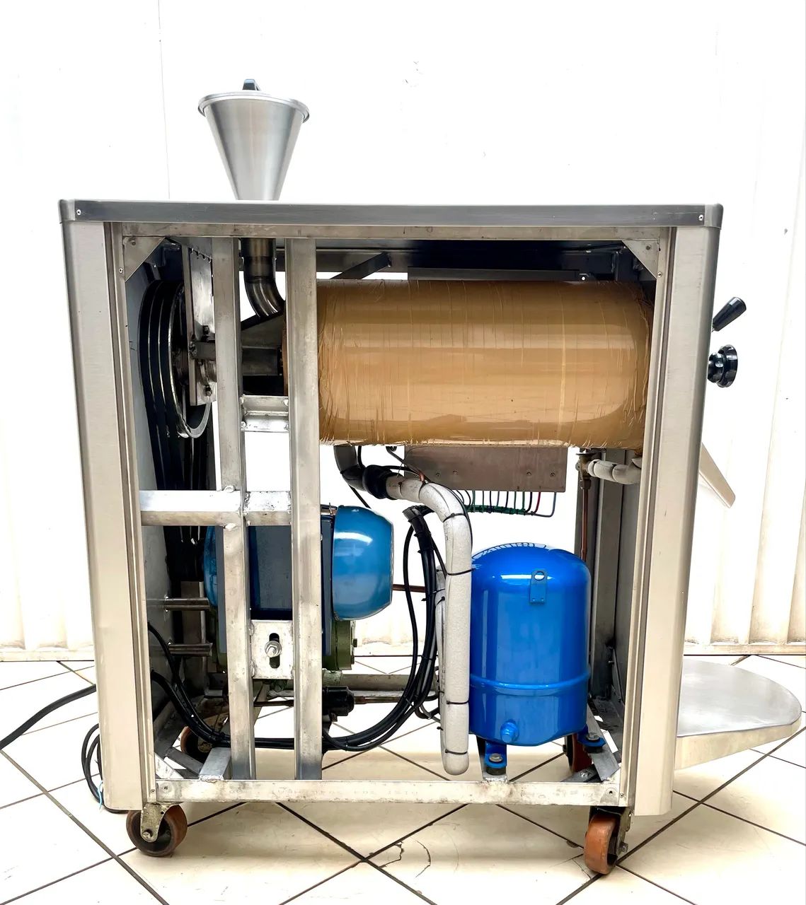 Máquina de sorvete e açaí Bertollo 80/100 - Foto 5
