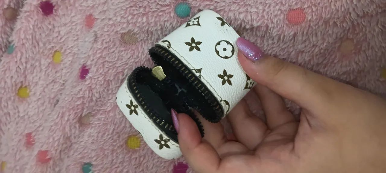Case pra fone de couro e da dior 