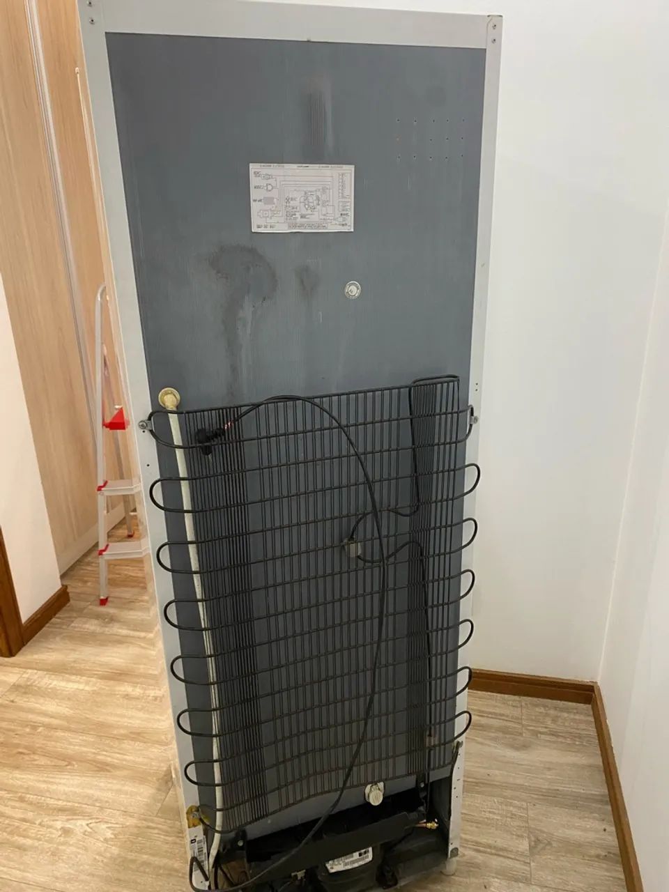Vendo geladeira Electrolux usada - Foto 4