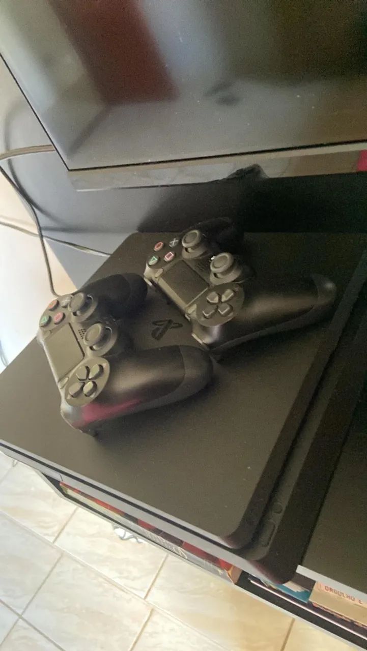 PS4 SLIM 1TB