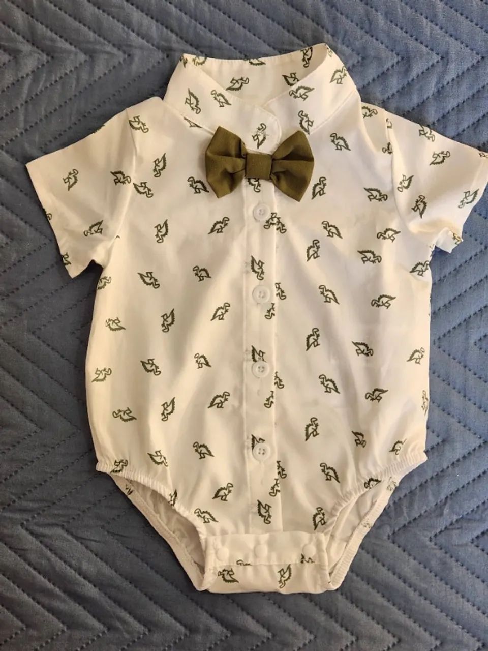 conjunto body de dinossauro e short com suspensório - Foto 3