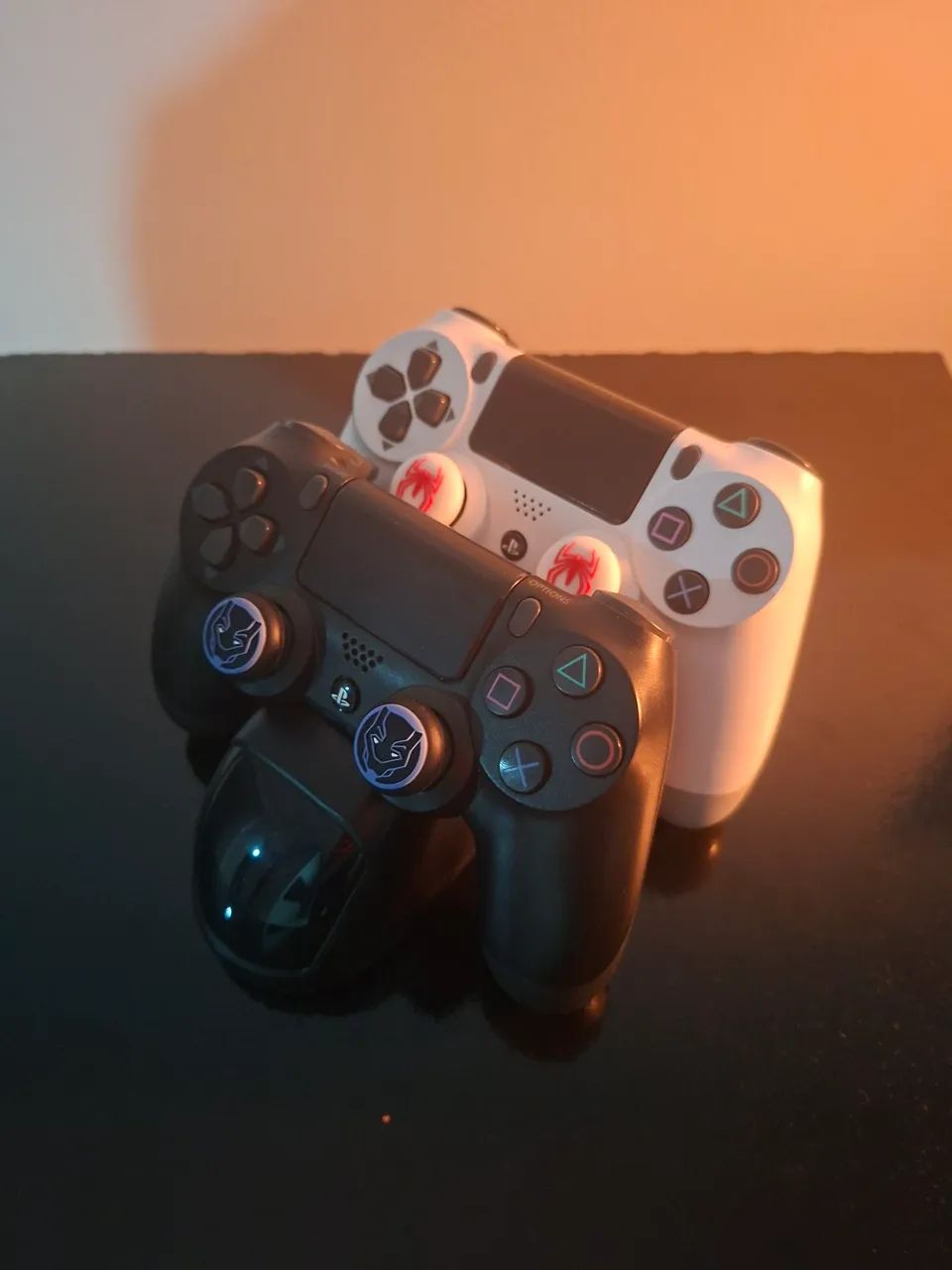 3 Controles, dois de PS4 e um Bluetooth - Foto 2