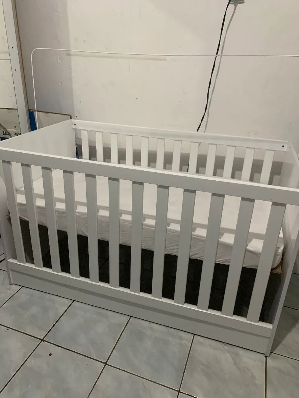 Berço semi novo à venda 