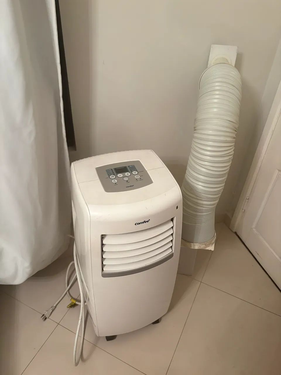 Ar condicionado portátil comfee 9.000 btus - Foto 3