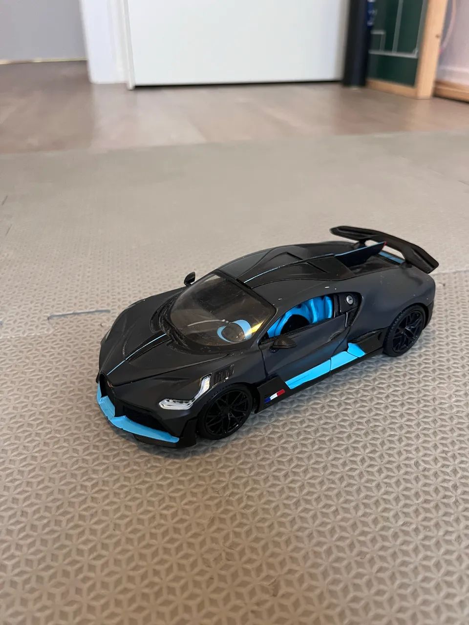 Carro de brinquedo Bugatti