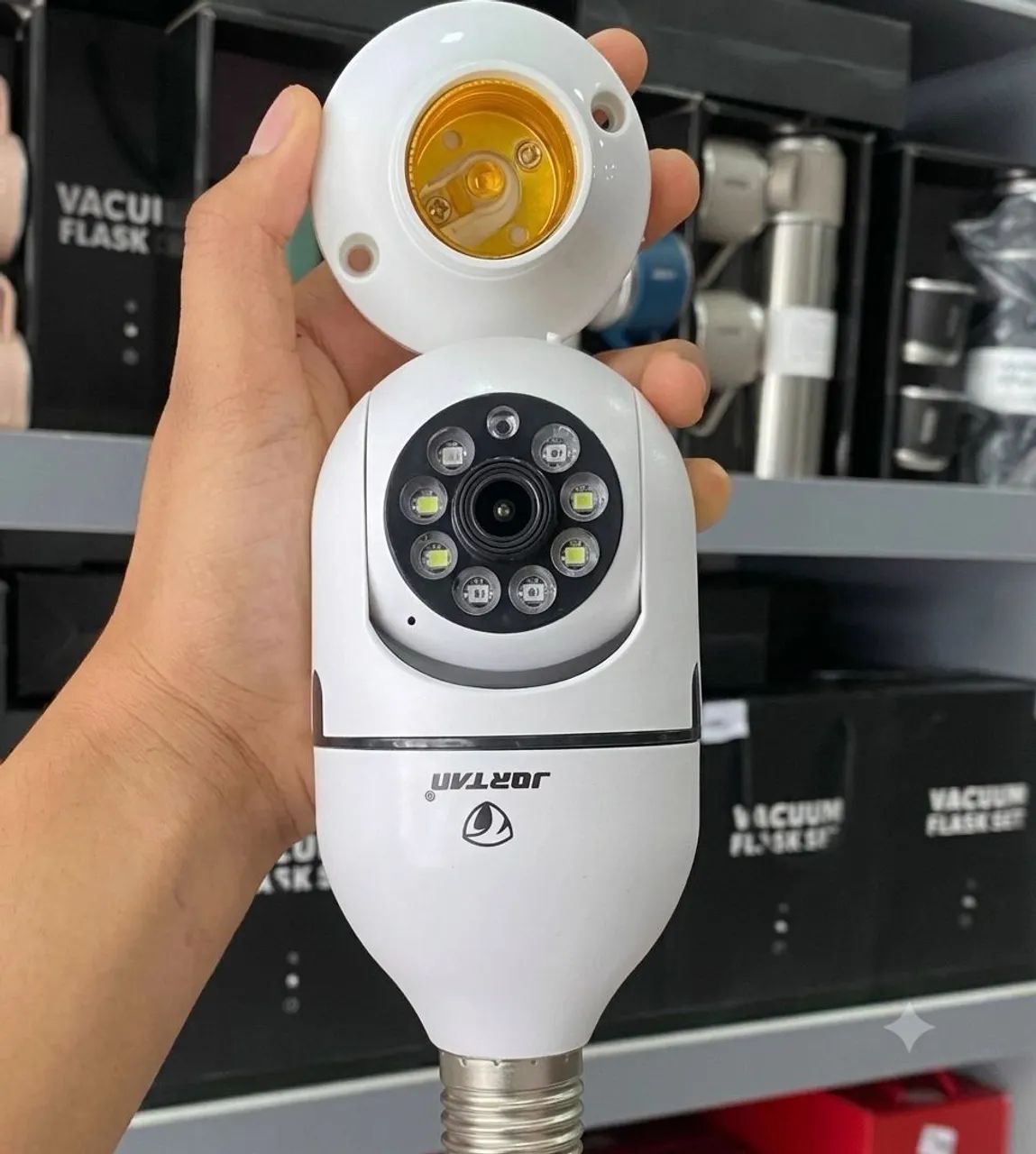 CÂMERA LAMPADA WIFI 360 VISAO NOTURNA COMPLETA - Foto 2